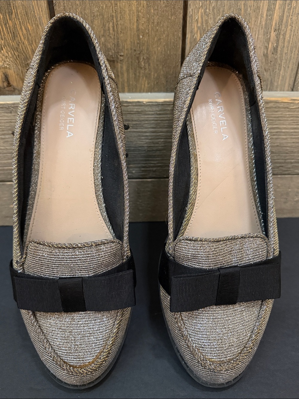 Carvela Kurt Geiger Metallic Bow Loafers EU 40 
Shimmer Holiday Party Work